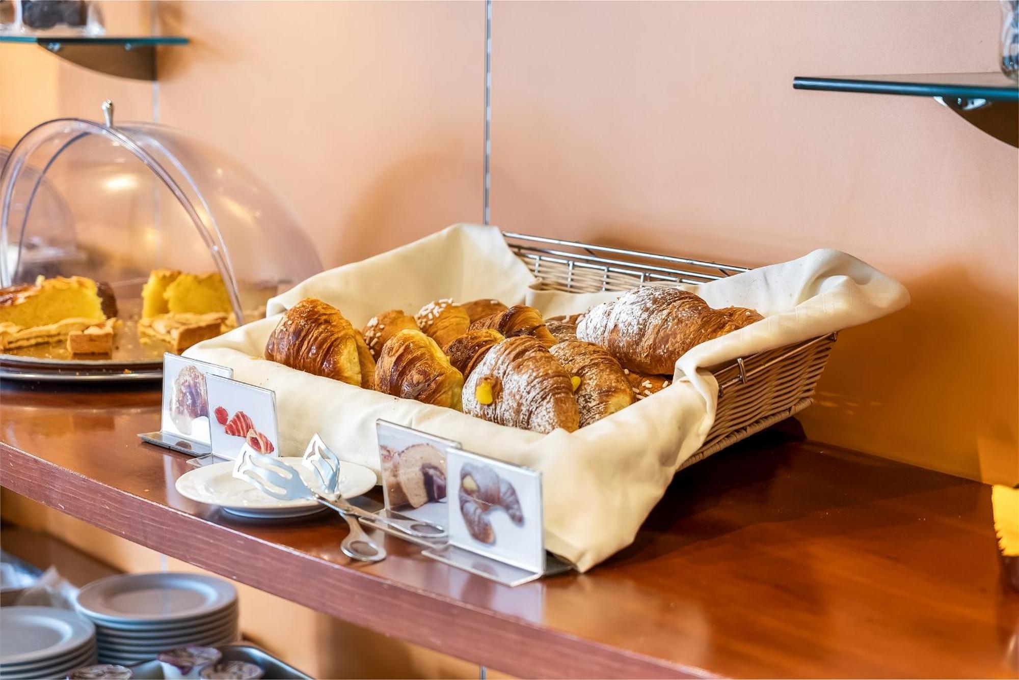 Abacus Hotel Sesto San Giovanni Bagian luar foto