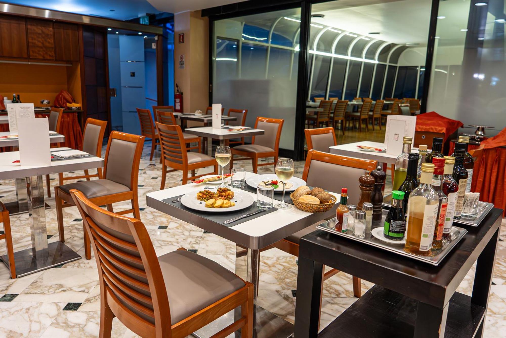 Abacus Hotel Sesto San Giovanni Bagian luar foto